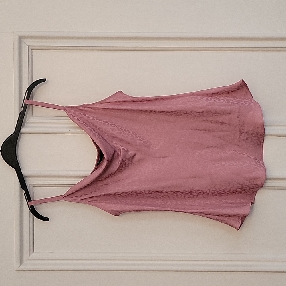 White House Black Market, Size Medium, Mauve Blouse